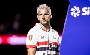 desfalque do são paulo, calleri avança em recuperação e retorna aos gramados