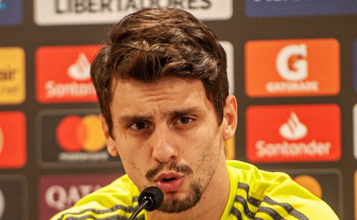 rodrigo caio muda de ideia e acerto com o grêmio é por produtividade, termos que ele recusou antes