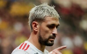 cruz azul quer contratar arrascaeta e vai fazer oferta ao flamengo; saiba mais