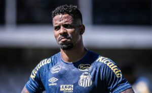 hayner vira solução para problema e carille muda o ataque do santos