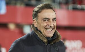 carlos carvalhal recebe proposta para comandar o vasco, mas rejeita mais uma vez o futebol brasileiro