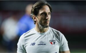zubeldía sai em defesa de luan e patrick após vitória do são paulo