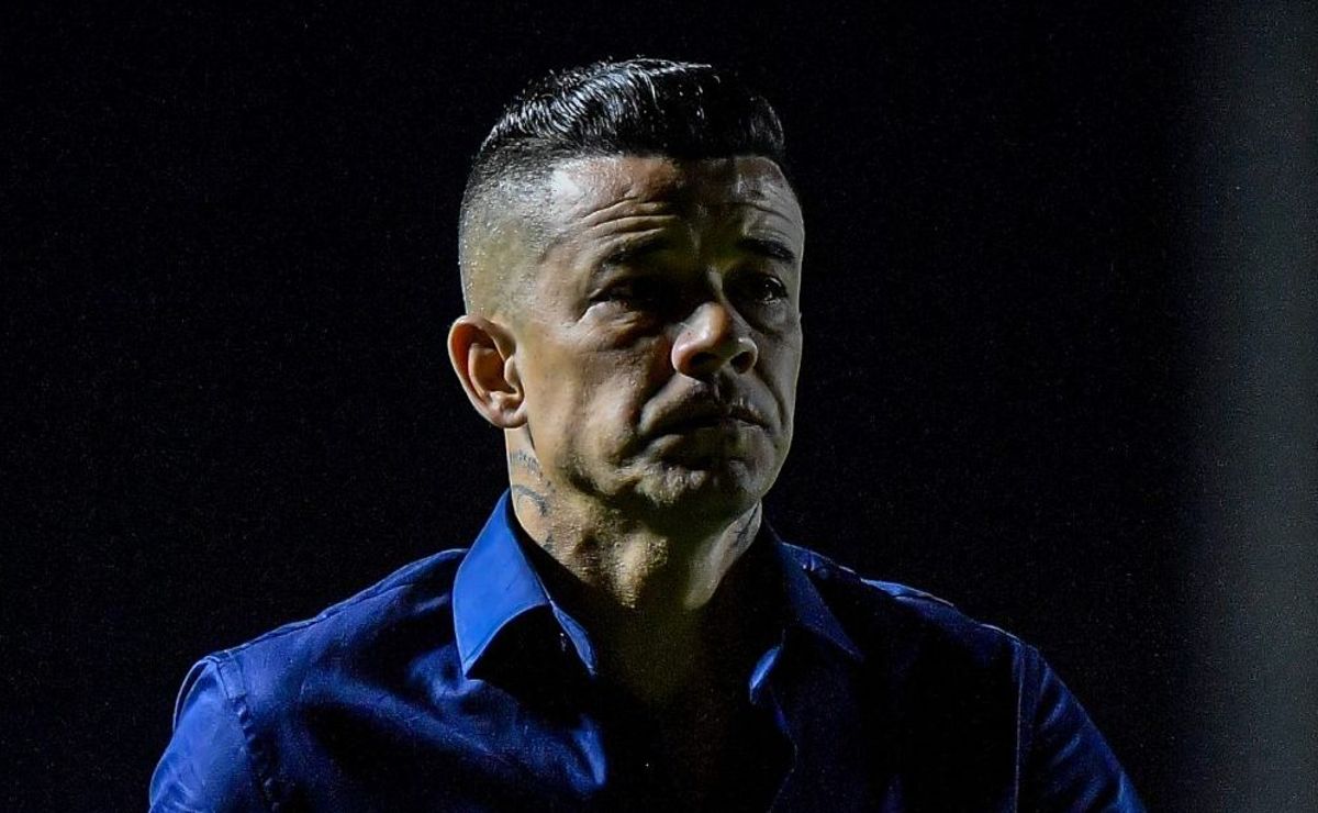 d'alessandro responde sobre declaração de renato no grêmio: "passar por cima disso"