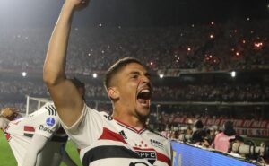 substituto de pablo maia e mais um: são paulo quer contratação de 2 reforços  