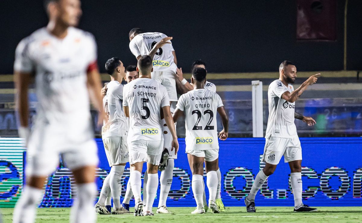 santos goleia guarani e segue invicto na série b