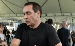 sem clubismo, edmundo elogia titular do flamengo: “faz tudo”