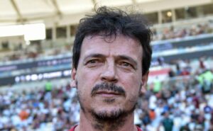 fluminense de diniz quer contratar volante uruguaio e tem concorrência de times italianos