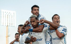 cruzeiro recebe a universidad católica equ mirando classificação e premiação milionária