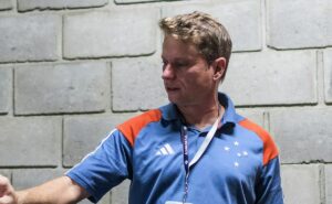 seabra celebra vitória do cruzeiro e aponta que todo jogo deve ser enfrentado como decisão