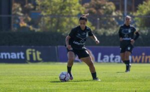ex vasco e grêmio, thayla sousa brilha no campeonato chileno feminino: "início positivo"