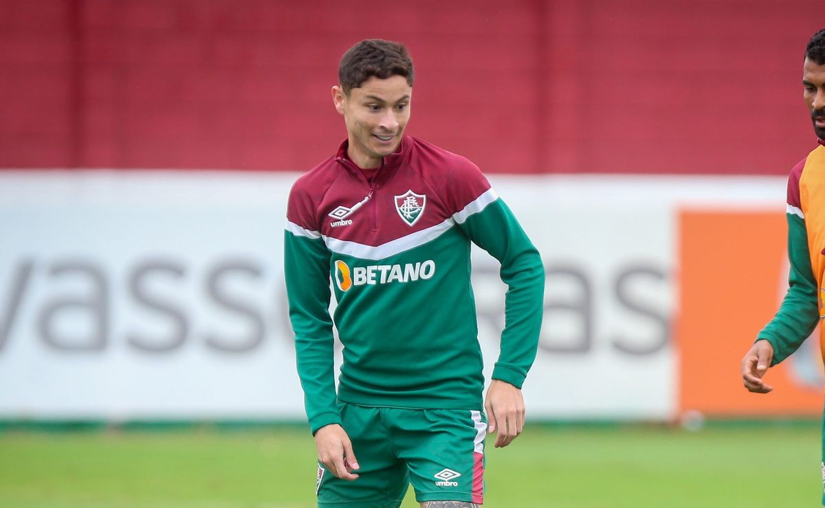 diogo barbosa dá recado a jogadores do fluminense após vitória na copa do brasil: "precisamos de novas conquistas"