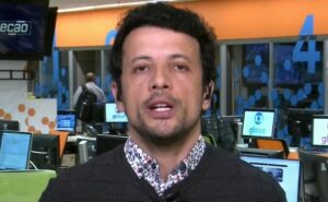 gabigol é surpreendido em manaus ao ser acolhido pela torcida do flamengo, diz andré hernan