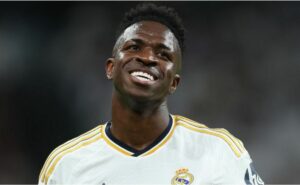 vini jr. comenta possível ida de mbappé ao real madrid: "jogar com os melhores"