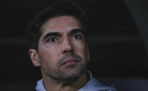 pré contrato foi assinado por abel ferreira para deixar o palmeiras, alega al saad à fifa