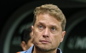 seabra tem uma dúvida para escalar o cruzeiro contra universidad de quito; veja