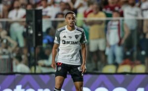 milito revela principal motivo da estreia de rômulo no atlético mg: “potente e jovem”