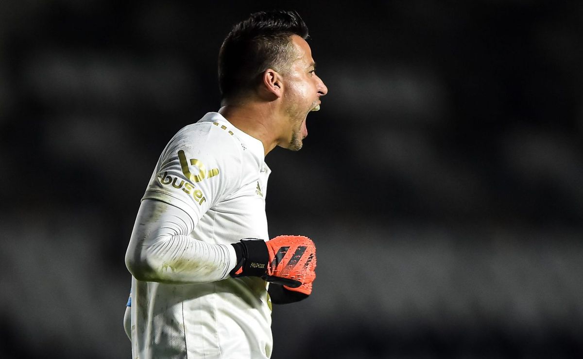 em meio à negociações com cássio, cruzeiro vai atrás de fábio, ídolo do alviceleste, mas escuta “não”