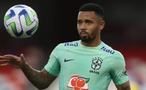palmeiras decide negociar empréstimo de gabriel jesus com o arsenal; informa benja