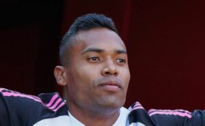 corinthians faz consulta por alex sandro e desiste da contratação pelos valores financeiros