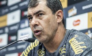 carille encontra solução caseira e souza vira opção de escobar na lateral esquerda do santos