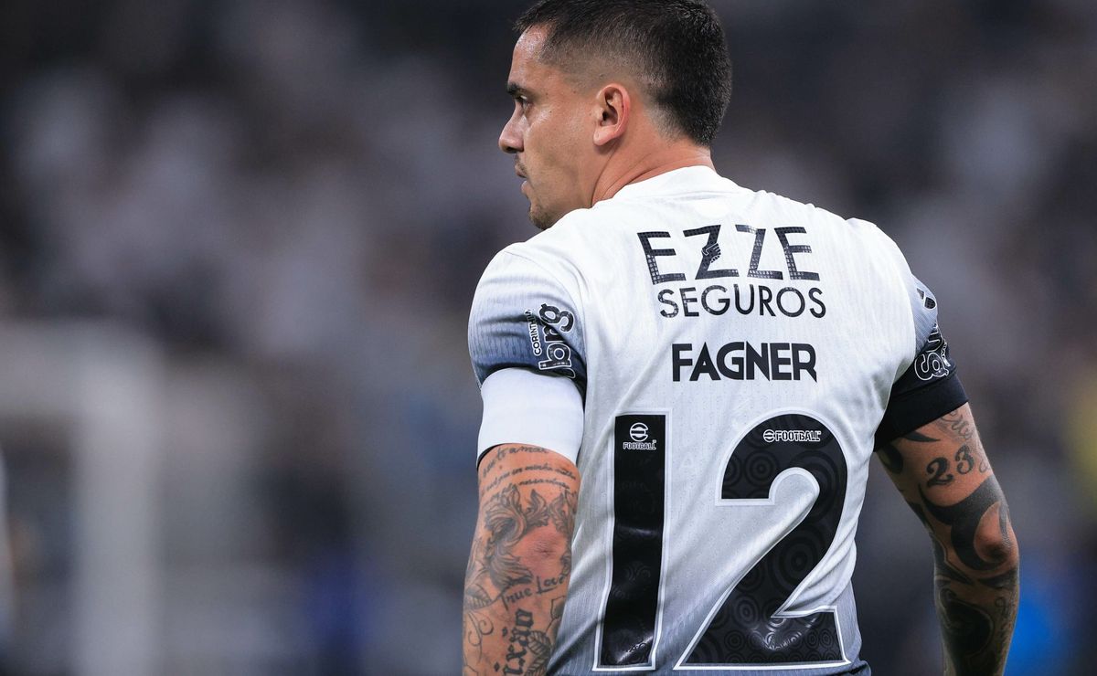 fagner faz homenagem e usa camisa 12 do corinthians no 1º jogo sem cássio