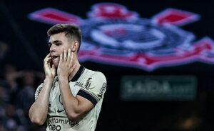 ele está de volta: gabriel moscardo se reintegra aos treinos do corinthians e já pode entrar em campo novamente