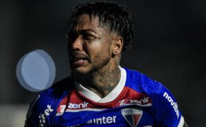 Áudio do var justifica pênalti de marinho em vasco x fortaleza na copa do brasil: “bloqueia a bola"