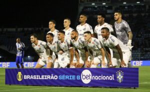 stjd denuncia santos por conta do uso de sinalizadores e atraso diante do avaí