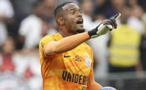 corinthians quer renovar contrato com carlos miguel após titularidade