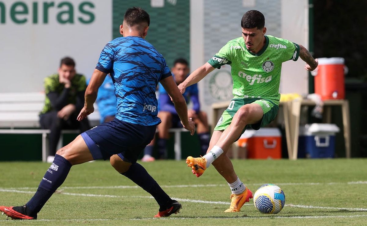 rômulo faz hat trick em jogo treino do palmeiras e torcida pede chance no time