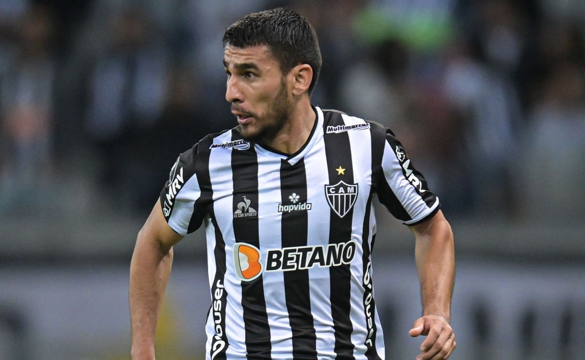 r$ 6,7 milhões: atlético mg acerta volta de júnior alonso