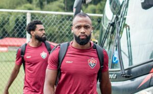 zagueiro do vitória, reynaldo ignora pressão vivida pelo vasco: “tem que acertar tudo”