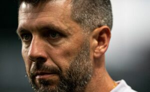 time de ronaldo sobe na espanha com ex cruzeiro no time e pezzolano no banco