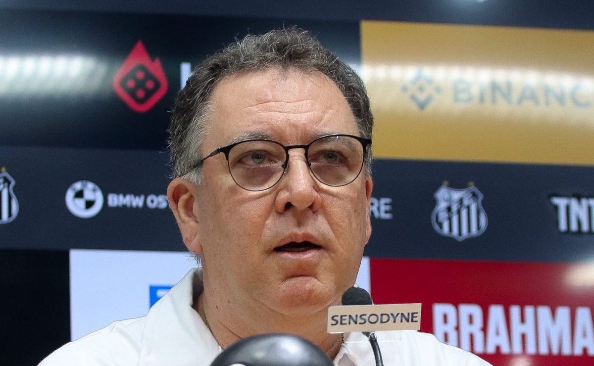 marcelo teixeira aprova o santos renovar com o meio campista hyan, de 20 anos