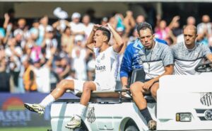 jp chermont se destaca e é ovacionado pela torcida do santos