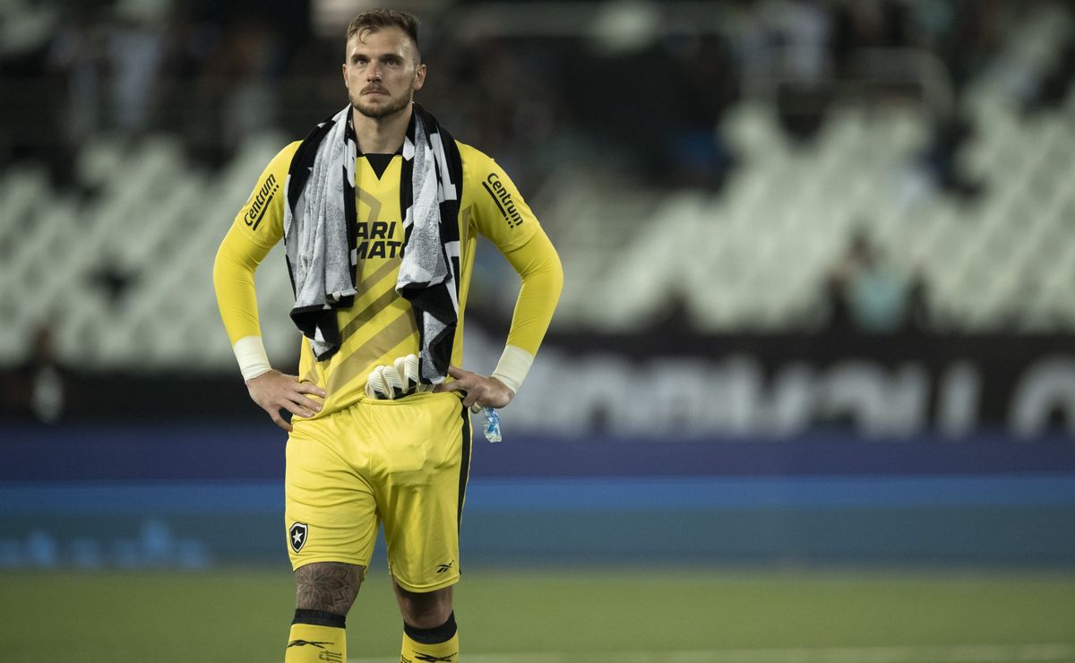 ex botafogo, lucas perri falha em vice do lyon para o psg na copa do frança; assista