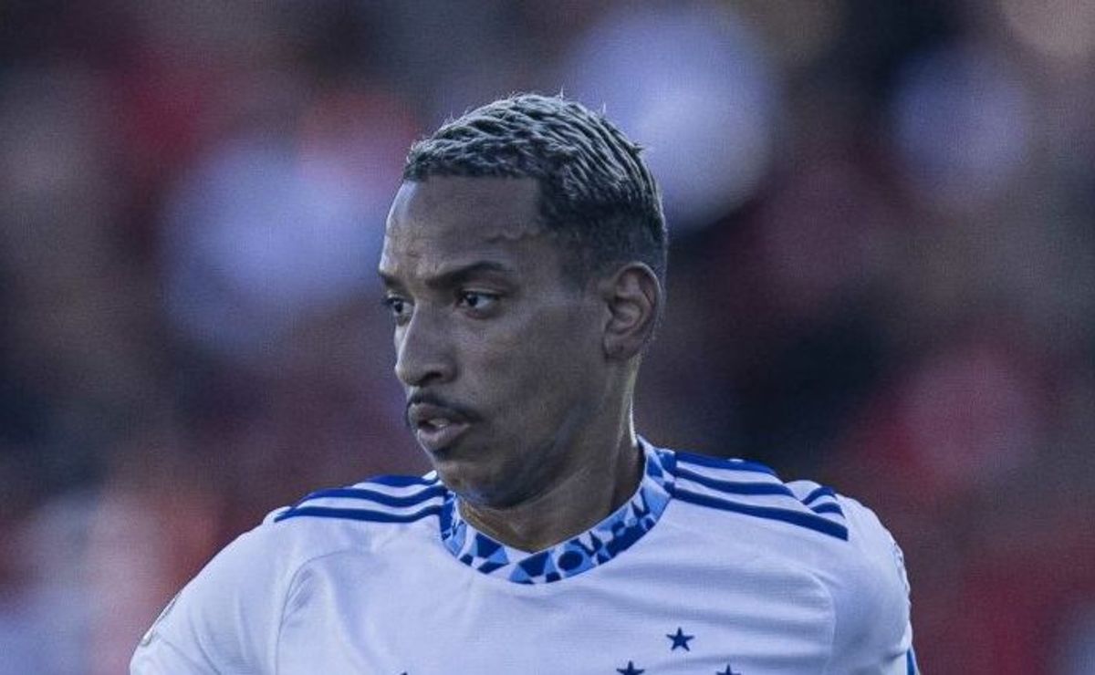 torcida do cruzeiro elogia matheus pereira após vitória no brasileirão: "É muito craque"