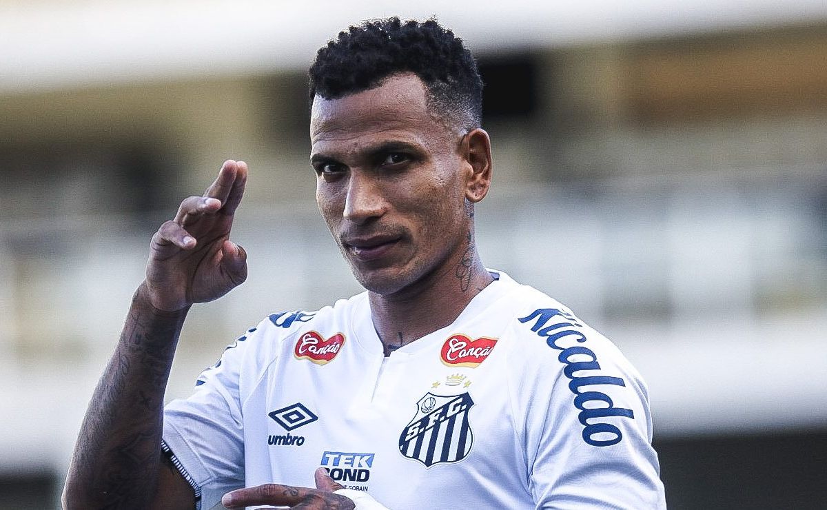 otero cai de produção e é bancado por carille no time do santos