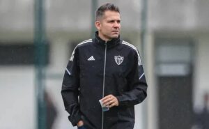 alético mg recebe punição do stjd e diretor victor bagy é suspenso; saiba detalhes