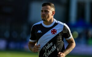 vasco atrasa pagamento ao athletico pr em relação à hugou moura