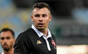 hugo moura fica revoltado no vasco após não ser relacionado por rafael paiva na copa do brasil