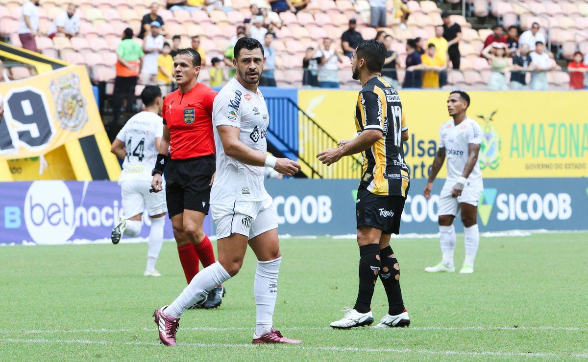 após sair com dores, giuliano não preocupa o santos para próximos jogos