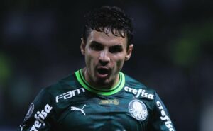 neto sugere que raphael veiga, do palmeiras, vire reserva: "acho que já deu"