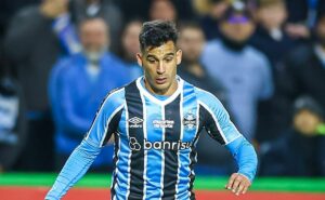 carballo volta a jogar pelo grêmio após 175 dias e repercute: “tão empenhado”