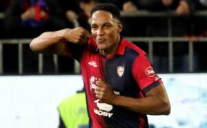 yerry mina não quer deixar a europa e cruzeiro aguarda janela para fazer proposta ao zagueiro