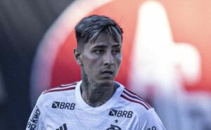 pulgar é preservado no flamengo e allan segue como titular contra o amazonas