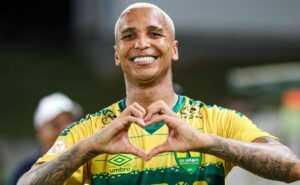 interesse de corinthians em deyverson e +1 atacante é atualizado; veja detalhes