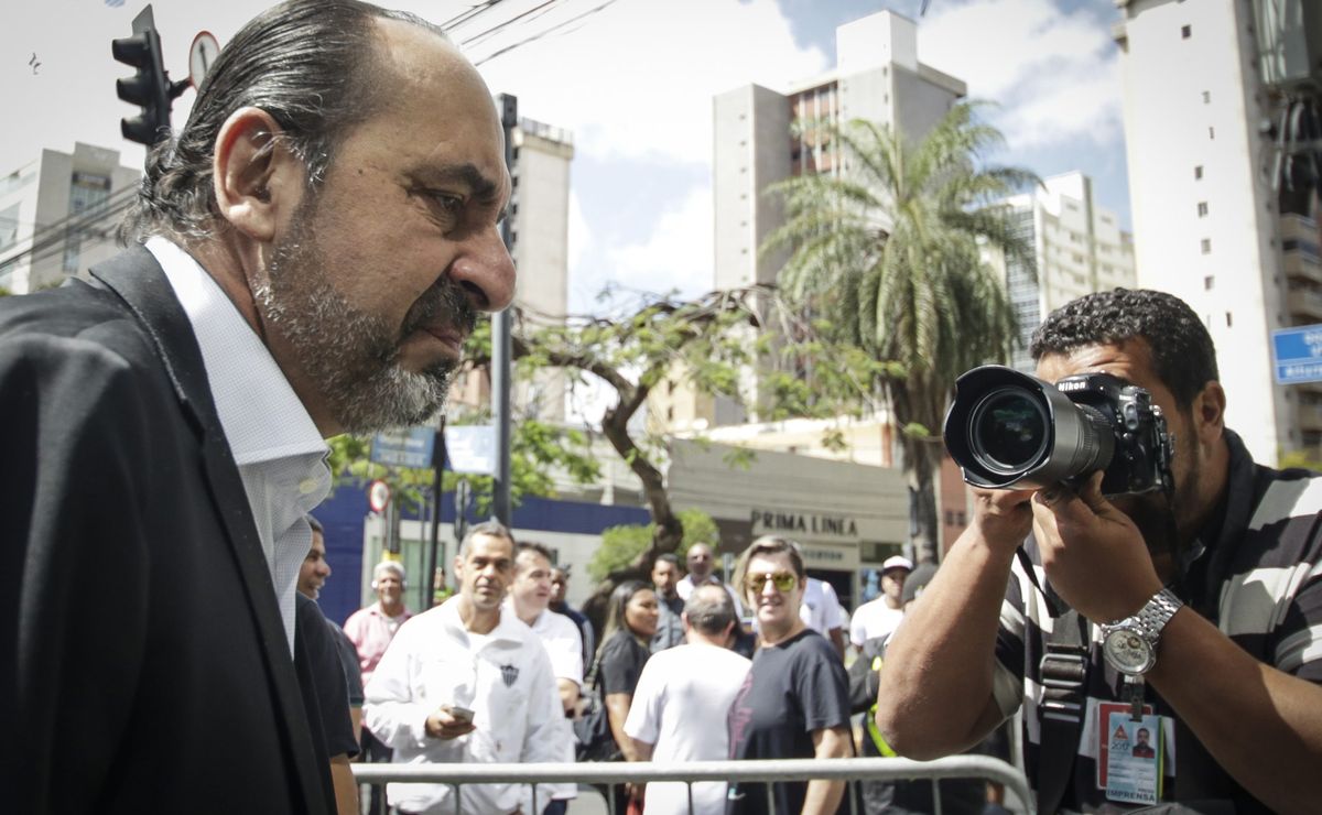kalil critica gestão do atlético mg: "não acredito em nada"