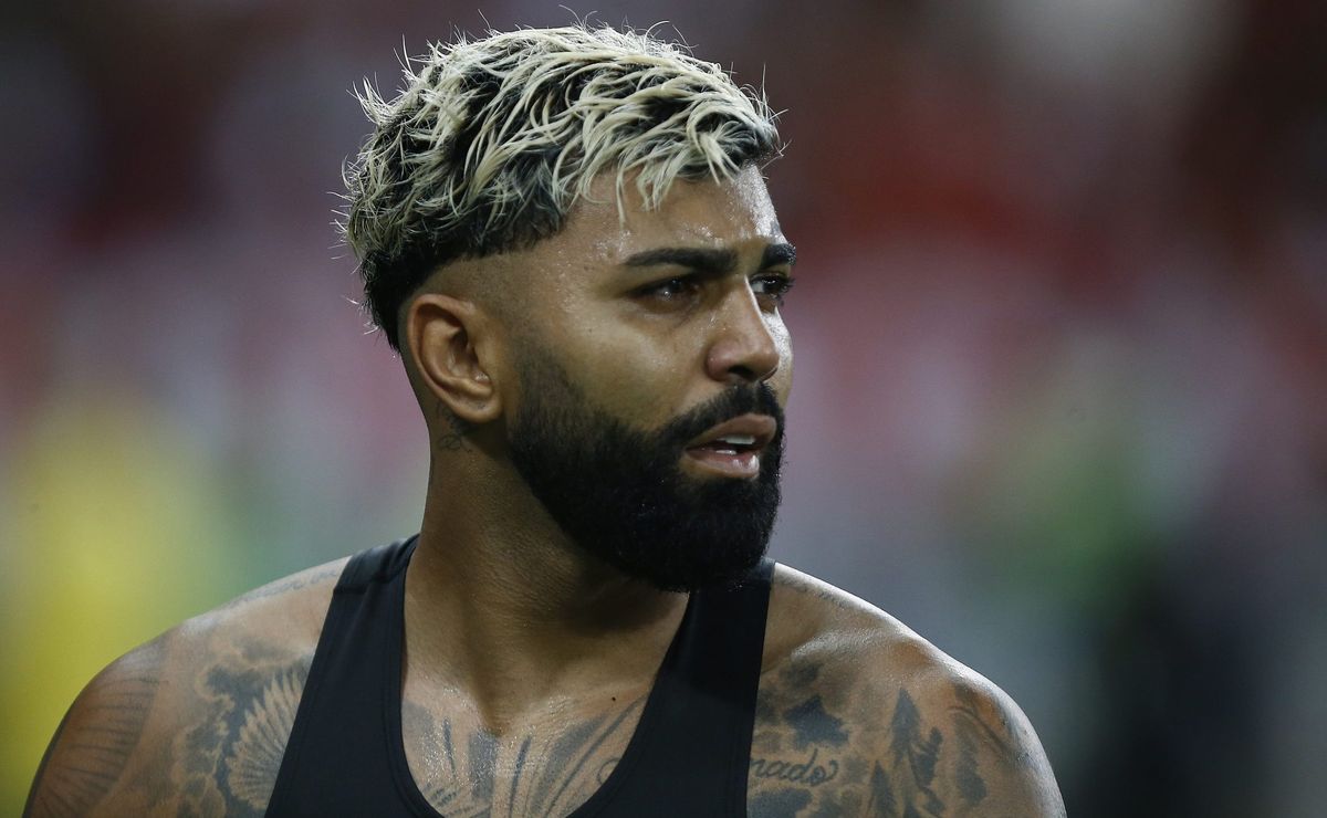 gabigol admite que vestiu a camisa do corinthians: “acabei recebendo e usando”