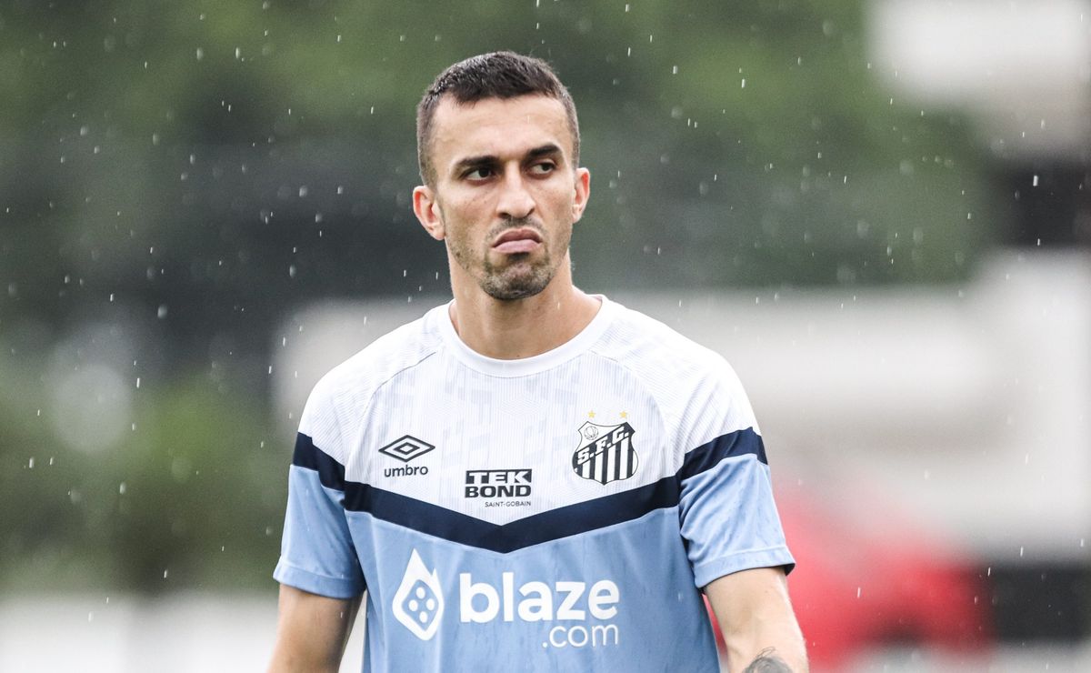 joão schmidt avança em recuperação, mas não está confirmado para o próximo jogo do santos